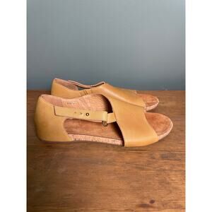 Antelope Women's Tan Leather Open Toe Sandal. Size 6.5. EUC.